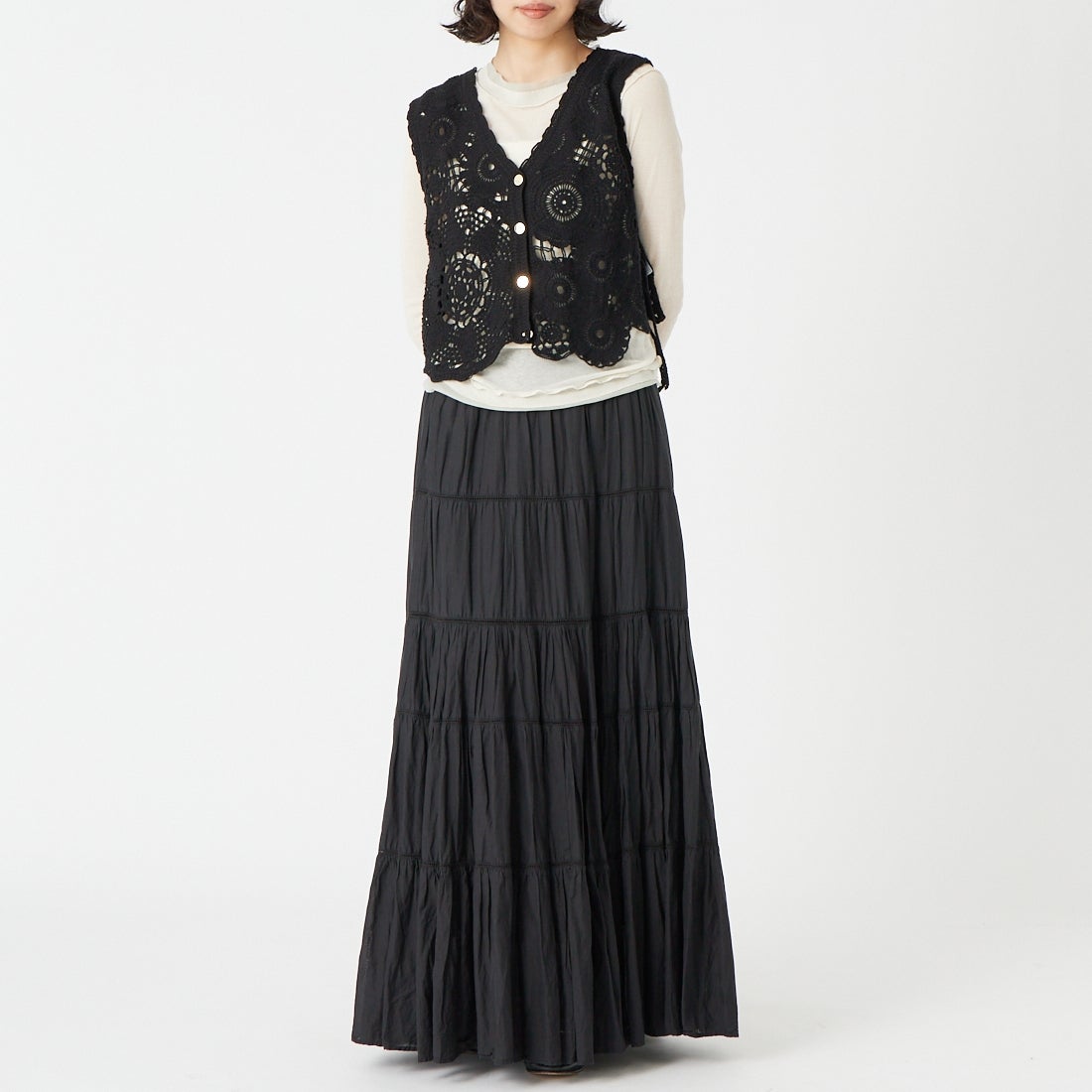 TORRAZZO DONNA [トラッゾドンナ] サイドリボンクロシェ編みベスト [6265-563] 19 BLACK &&モデル身長：162cm 着用サイズ：F&&