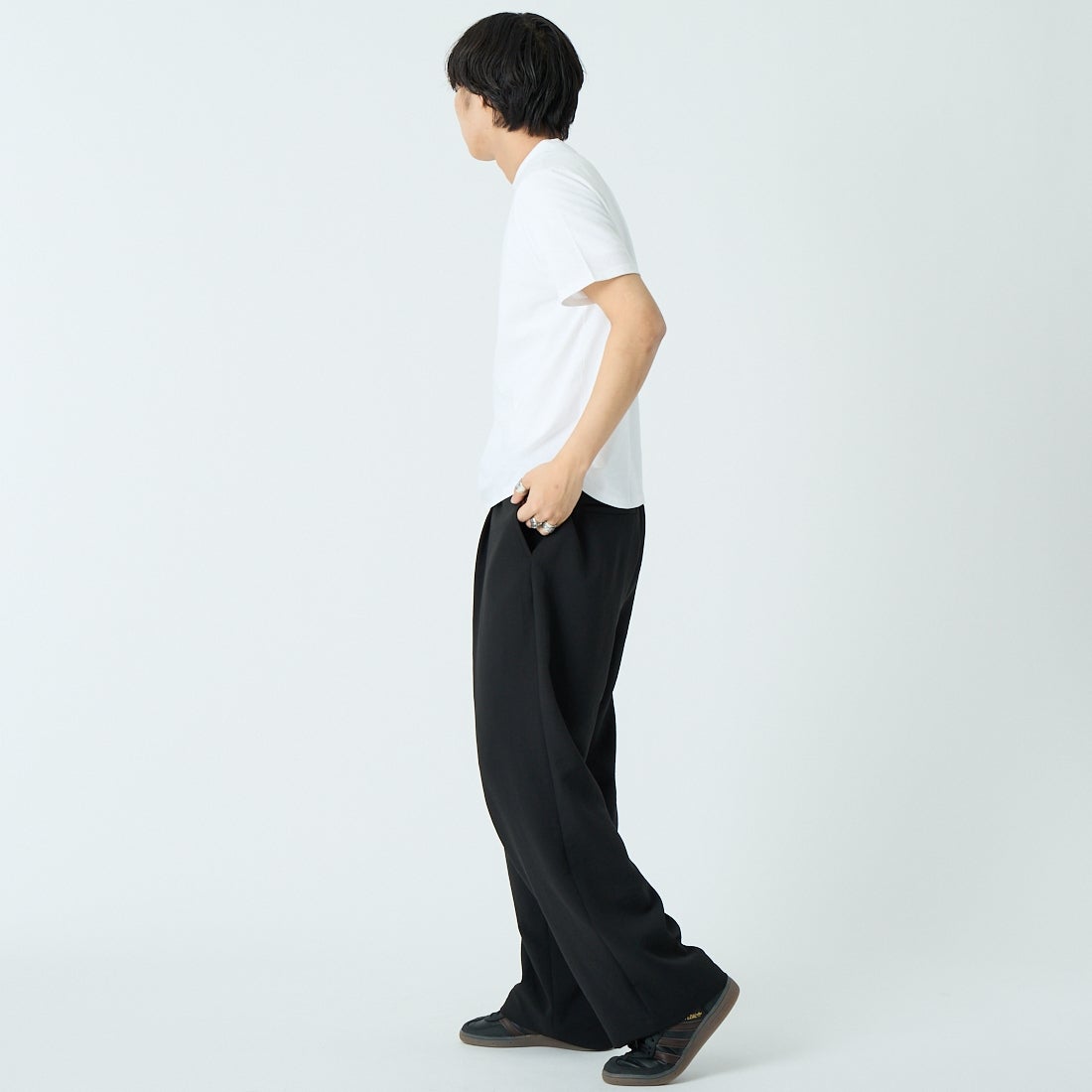 A.P.C. [アー・ペー・セー] APCロゴTシャツ [T-SHIRT-RUE-MADAME-2] 90 BLANC &&モデル身長：179cm 着用サイズ：S&&