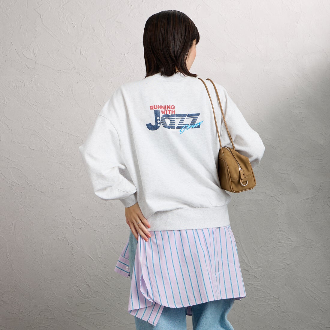 THE SHINZONE [ザ シンゾーン] JAZZ GROOVE スウェットシャツ [26SMSCU10] 06 GRAY &&モデル身長：160cm 着用サイズ：F0&&