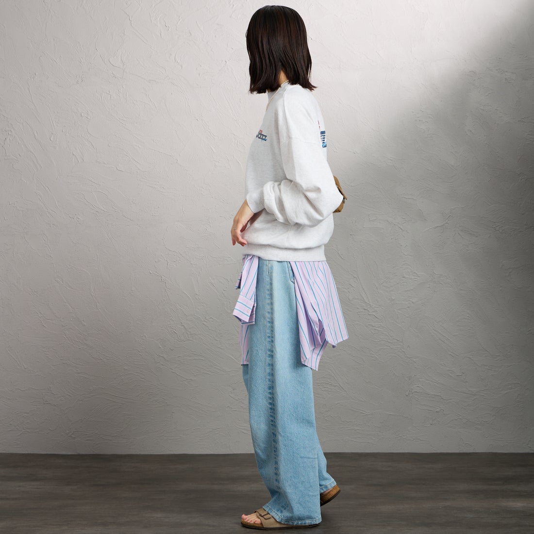 THE SHINZONE [ザ シンゾーン] JAZZ GROOVE スウェットシャツ [26SMSCU10] 06 GRAY &&モデル身長：160cm 着用サイズ：F0&&