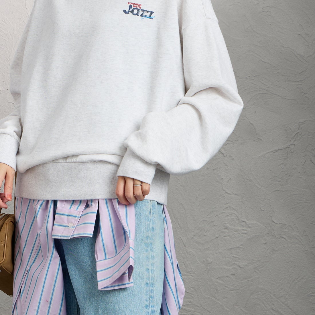 THE SHINZONE [ザ シンゾーン] JAZZ GROOVE スウェットシャツ [26SMSCU10] 06 GRAY &&モデル身長：160cm 着用サイズ：F0&&