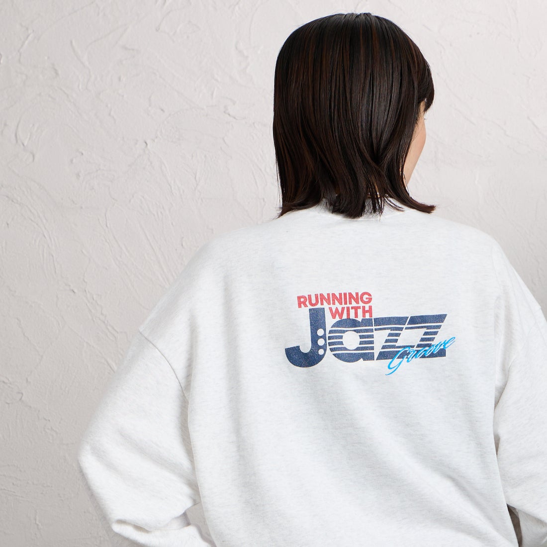 THE SHINZONE [ザ シンゾーン] JAZZ GROOVE スウェットシャツ [26SMSCU10] 06 GRAY &&モデル身長：160cm 着用サイズ：F0&&
