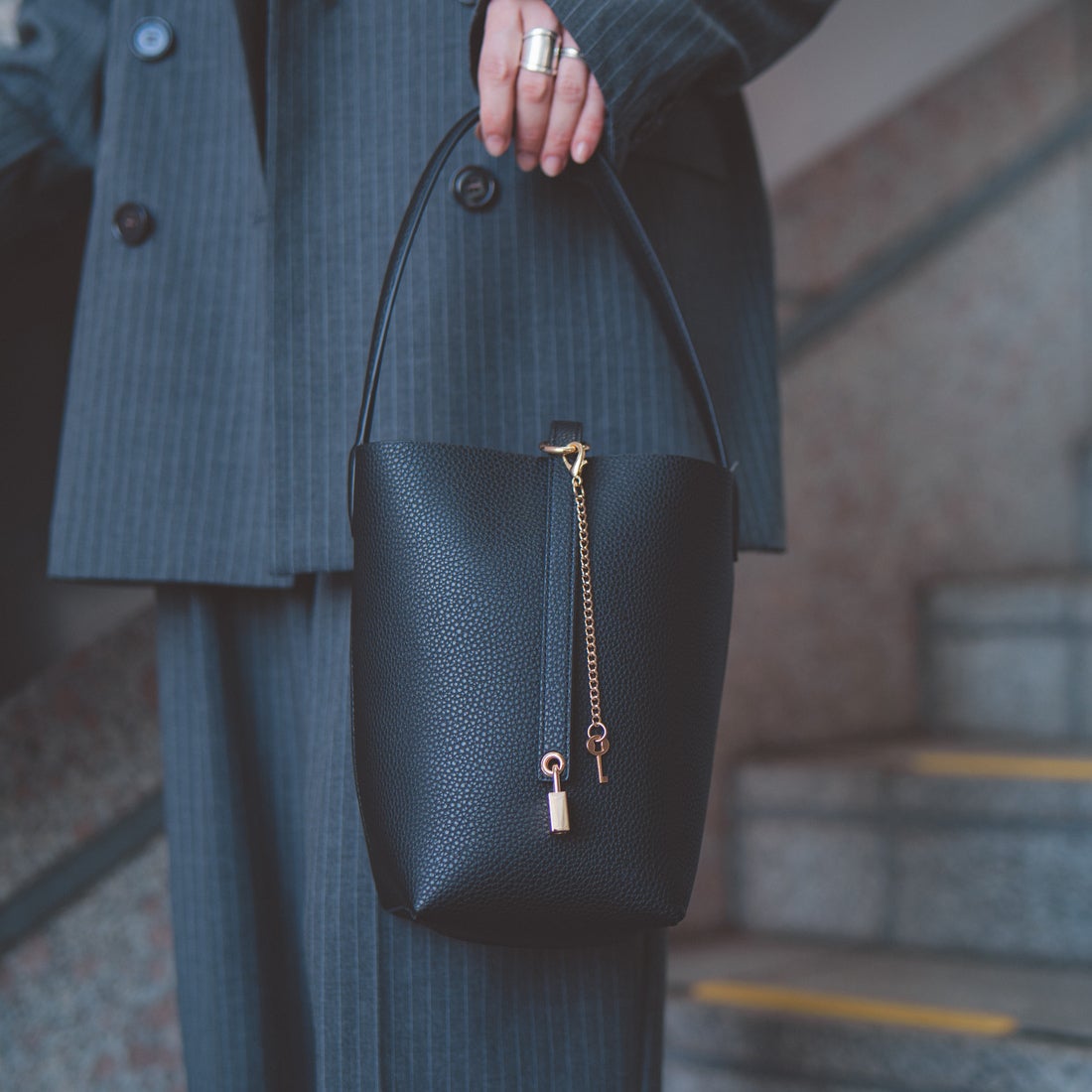 VELETTO [ヴェレット] バケツトートバッグ [CE-25042-PU] BLACK