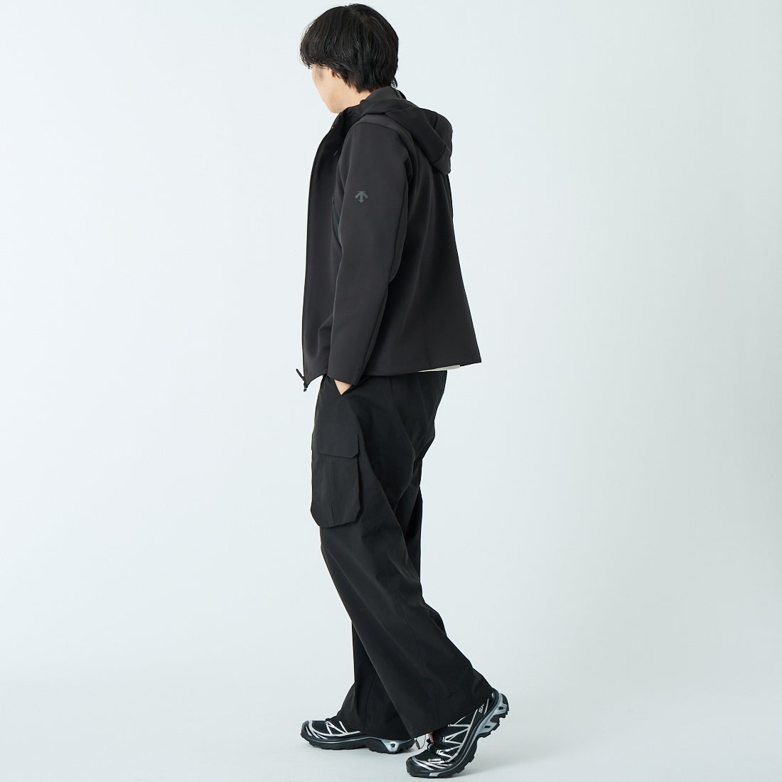 DESCENTE ALLTERRAIN [デサントオルテライン] エアロストレッチジャケット [DU6SJKA1M] BK00 &&モデル身長：179cm 着用サイズ：M&&