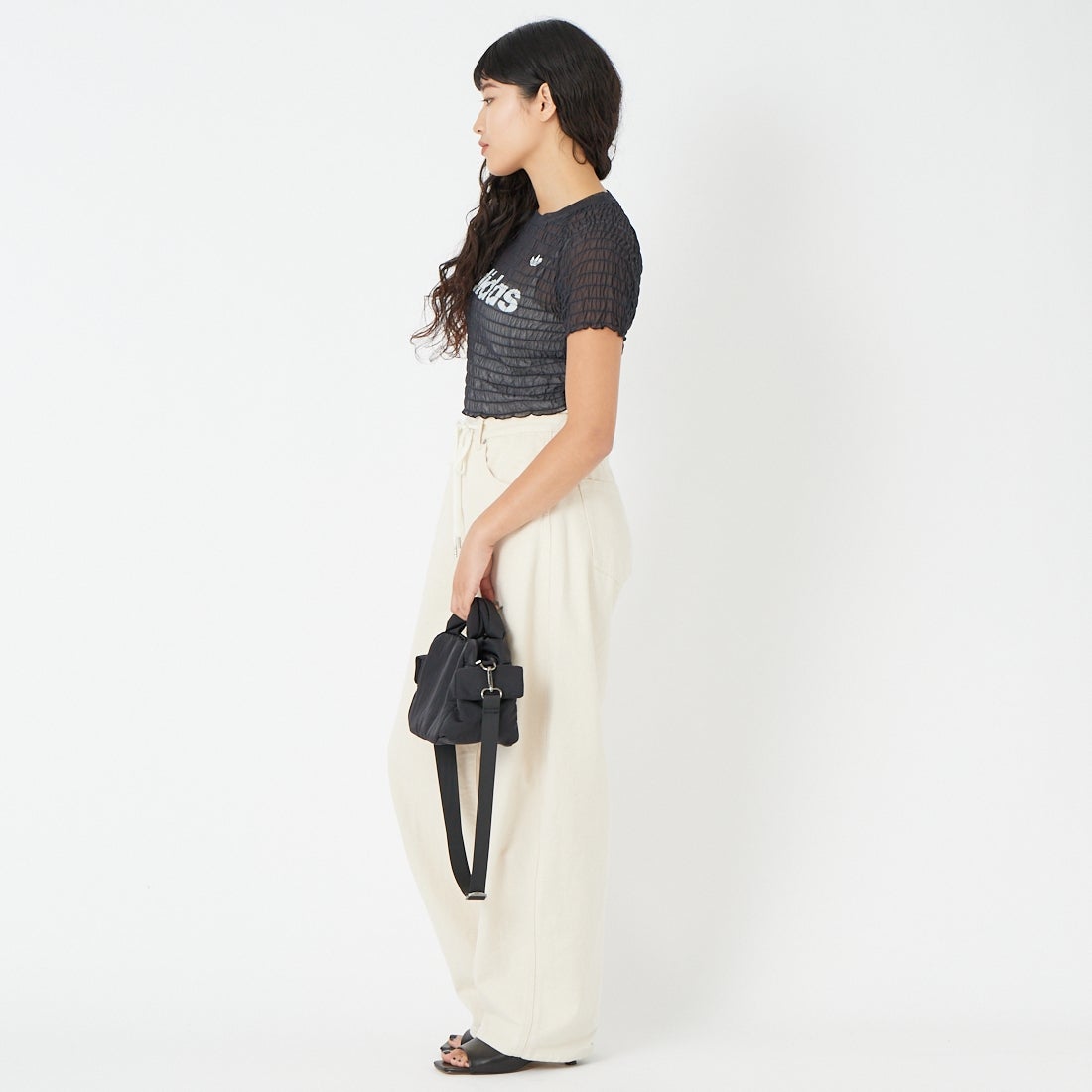 adidas Originals [アディダス オリジナルス] スモックド カリTシャツ [TW526] KD0300 &&モデル身長：162cm 着用サイズ：L&&