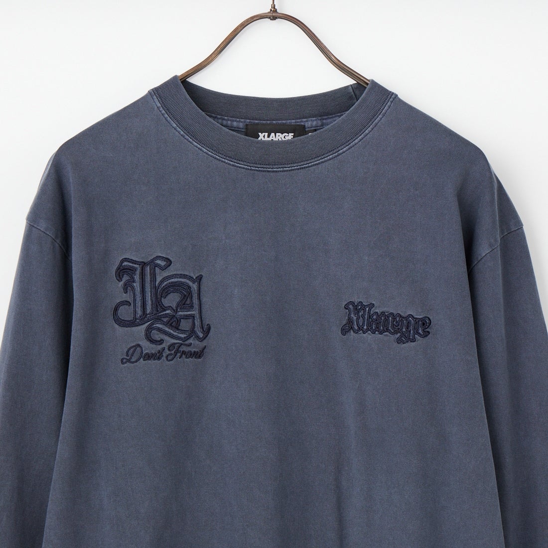 XLARGE [エクストララージ] オールドイングリッシュ パッチロングスリーブTシャツ  [101261011001] NAVY