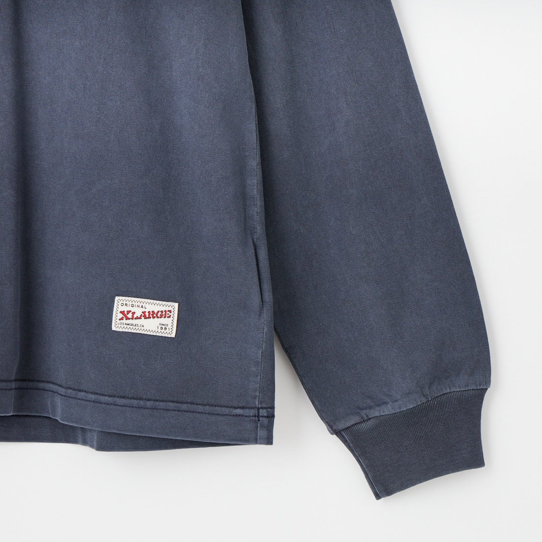 XLARGE [エクストララージ] オールドイングリッシュ パッチロングスリーブTシャツ  [101261011001] NAVY