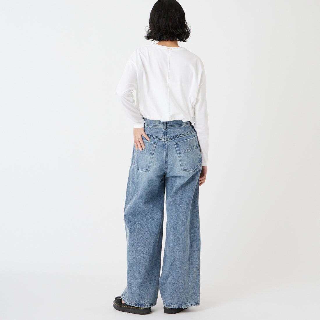 MAISON SPECIAL [メゾンスペシャル] ダブルポケットカラーデニム [21261465803] BLU &&モデル身長：162cm 着用サイズ：24&&