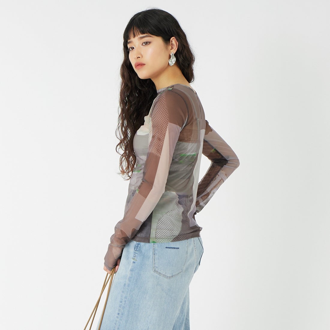 MAISON SPECIAL [メゾンスペシャル] フォトコラージメッシュトップス [21261415805] GRY &&モデル身長：162cm 着用サイズ：F&&
