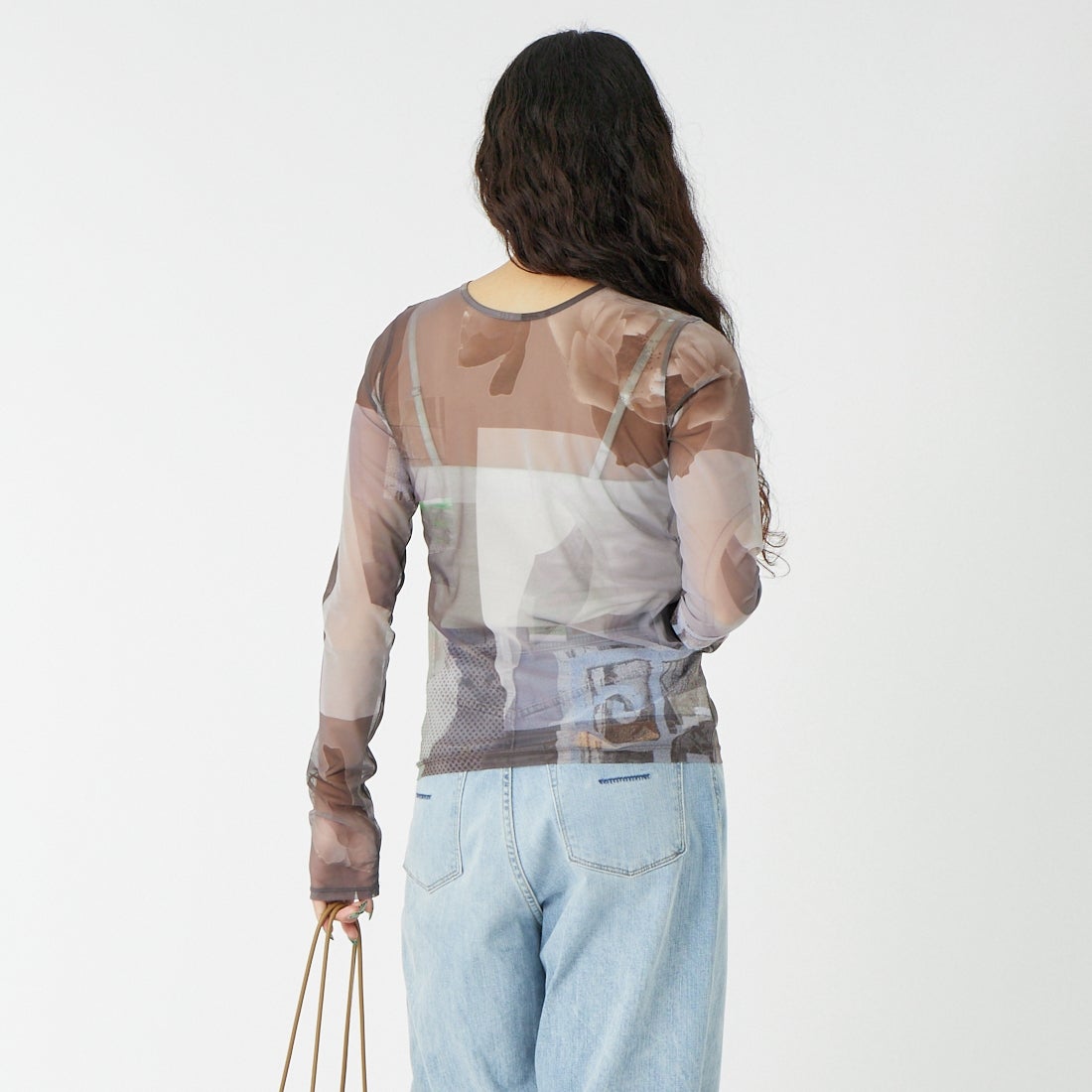 MAISON SPECIAL [メゾンスペシャル] フォトコラージメッシュトップス [21261415805] GRY &&モデル身長：162cm 着用サイズ：F&&