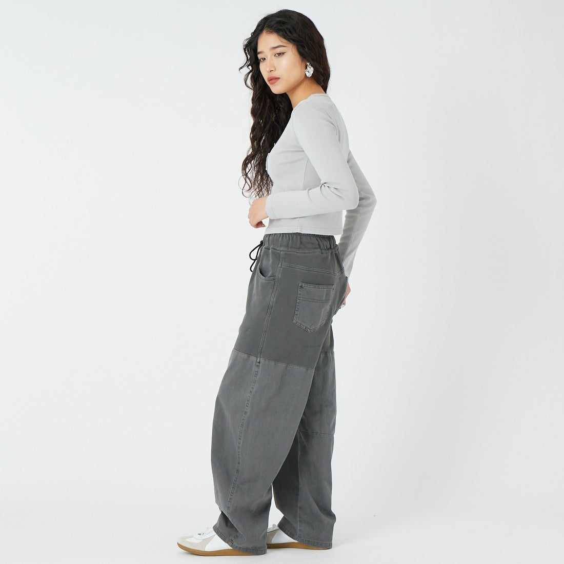 DIGNITE COLLIER [ディニテコリエ] ガーメントダイ切替パンツ [80267032] 004 ﾌﾞﾗｯｸ &&モデル身長：162cm 着用サイズ：F&&