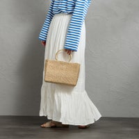 11 OFF WHI&&モデル身長：158cm 着用サイズ：F&&