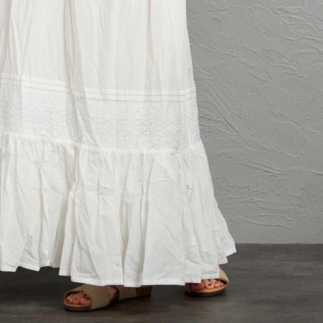 MARMARMAR [マーマーマー] レース切り替えタックボリュームスカート [2-860065] 11 OFF WHI &&モデル身長：158cm 着用サイズ：F&&