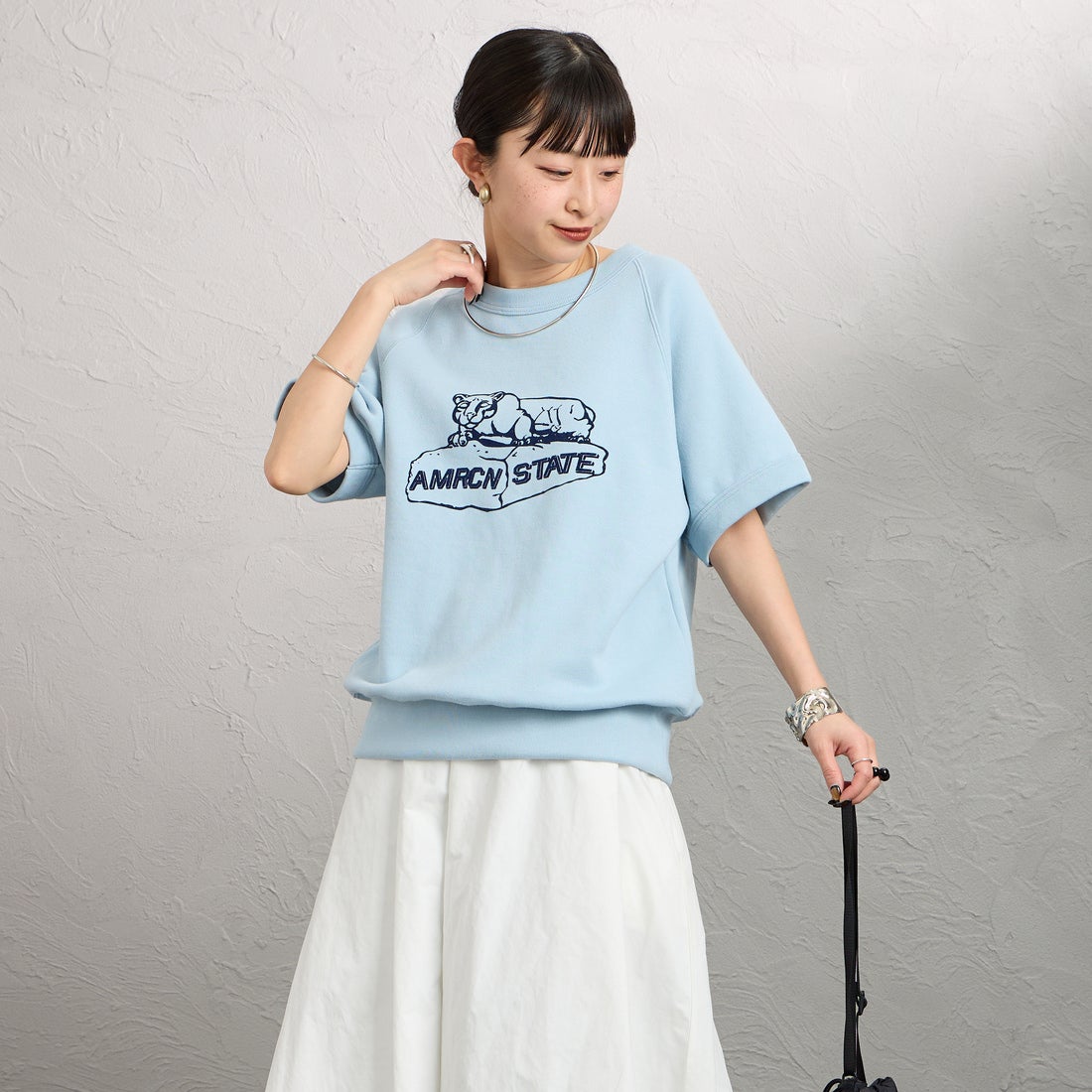 Americana [アメリカーナ] ショートスリーブラグランスウェット [BRF-800A-2] LTﾌﾞﾙｰ &&モデル身長：150cm 着用サイズ：ONE SIZE&&