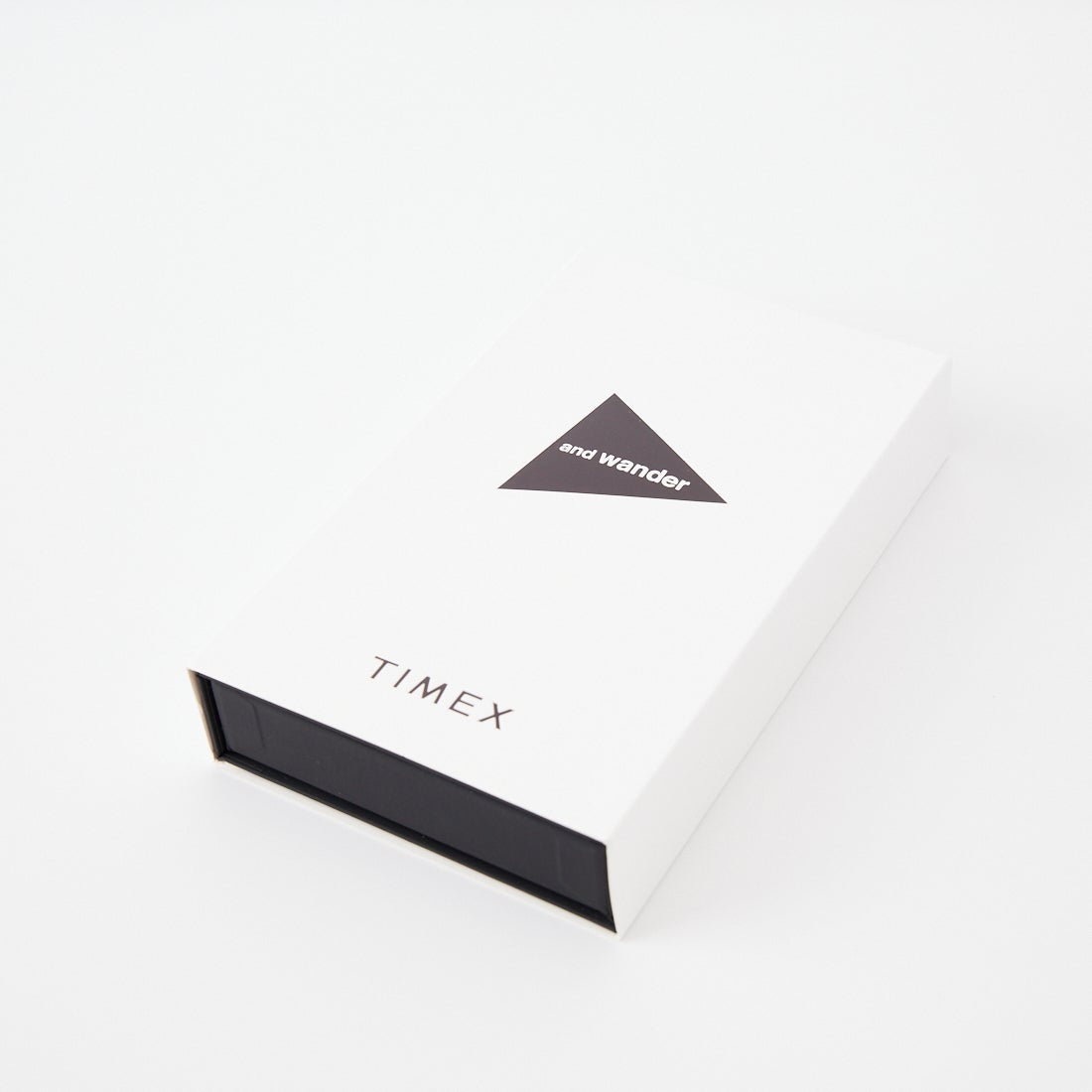and wander [アンドワンダー] TIMEX×and wander IRONMAN 8-LAP [5744987348] WHITE