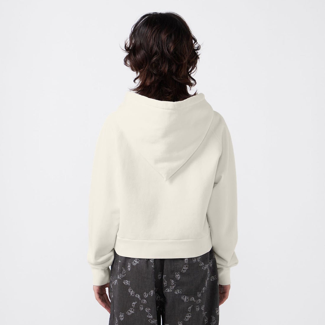 THE NORTH FACE PURPLE LABEL [ザ ノースフェイス パープルレーベル] ガーメントダイ フィールドクロップドフーディ [N26SH009] OW OFF WHI &&モデル身長：162cm 着用サイズ：WS&&