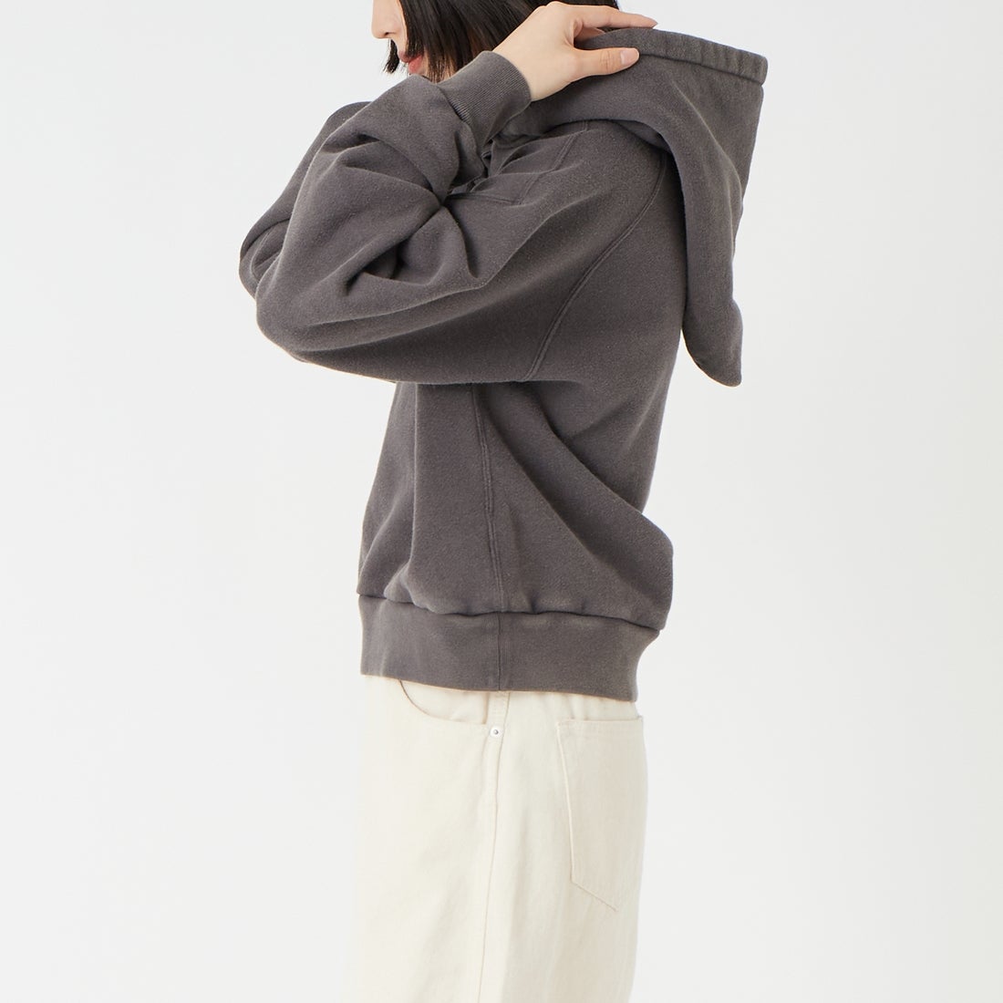 THE NORTH FACE PURPLE LABEL [ザ ノースフェイス パープルレーベル] ガーメントダイ フィールドクロップドフーディ [N26SH009] CH CHARCOA &&モデル身長：162cm 着用サイズ：WS&&