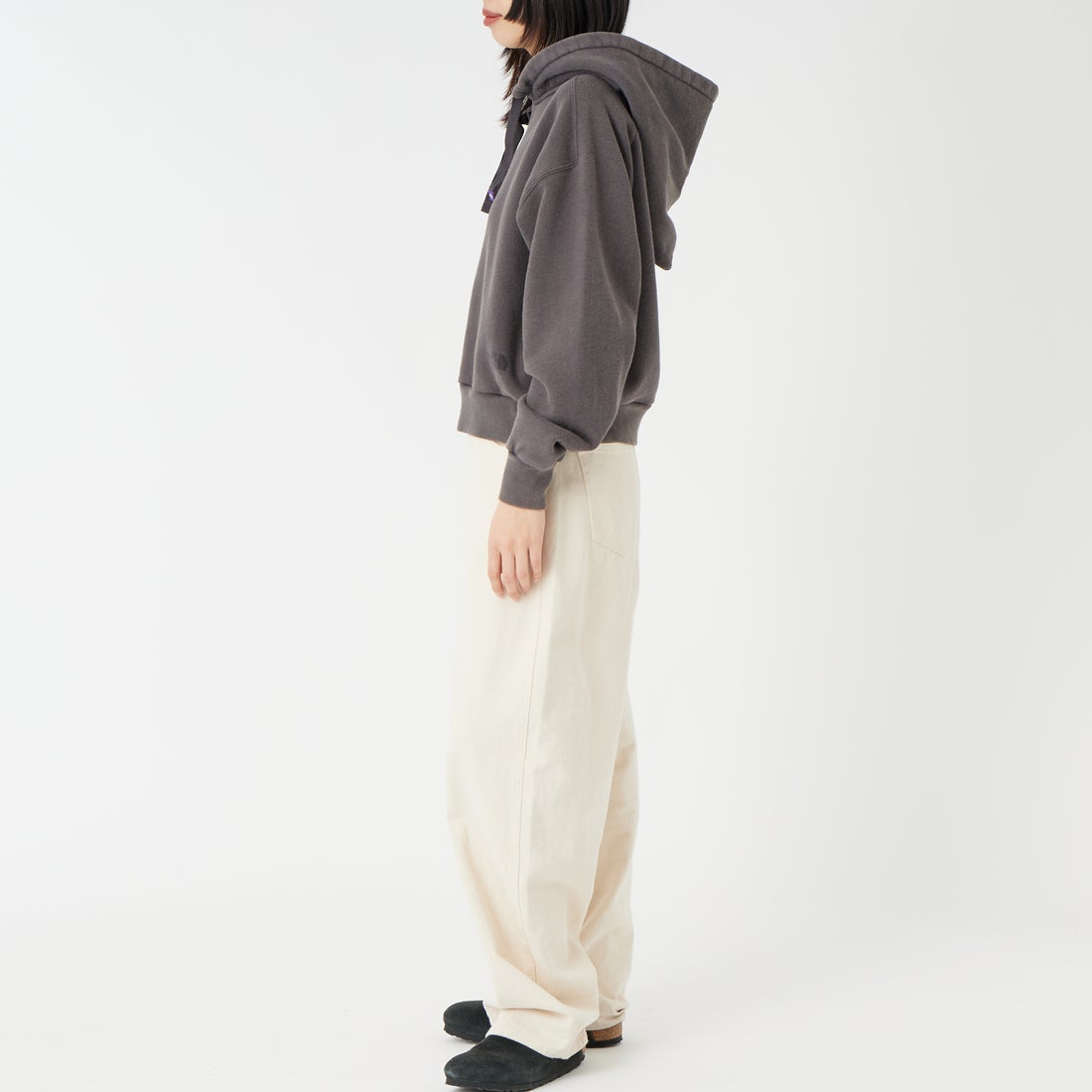 THE NORTH FACE PURPLE LABEL [ザ ノースフェイス パープルレーベル] ガーメントダイ フィールドクロップドフーディ [N26SH009] CH CHARCOA &&モデル身長：162cm 着用サイズ：WS&&