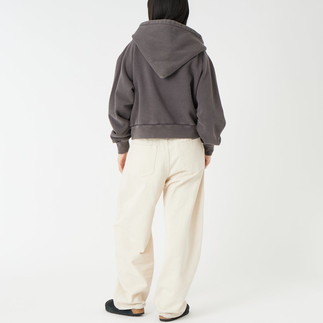 THE NORTH FACE PURPLE LABEL [ザ ノースフェイス パープルレーベル] ガーメントダイ フィールドクロップドフーディ [N26SH009] CH CHARCOA &&モデル身長：162cm 着用サイズ：WS&&