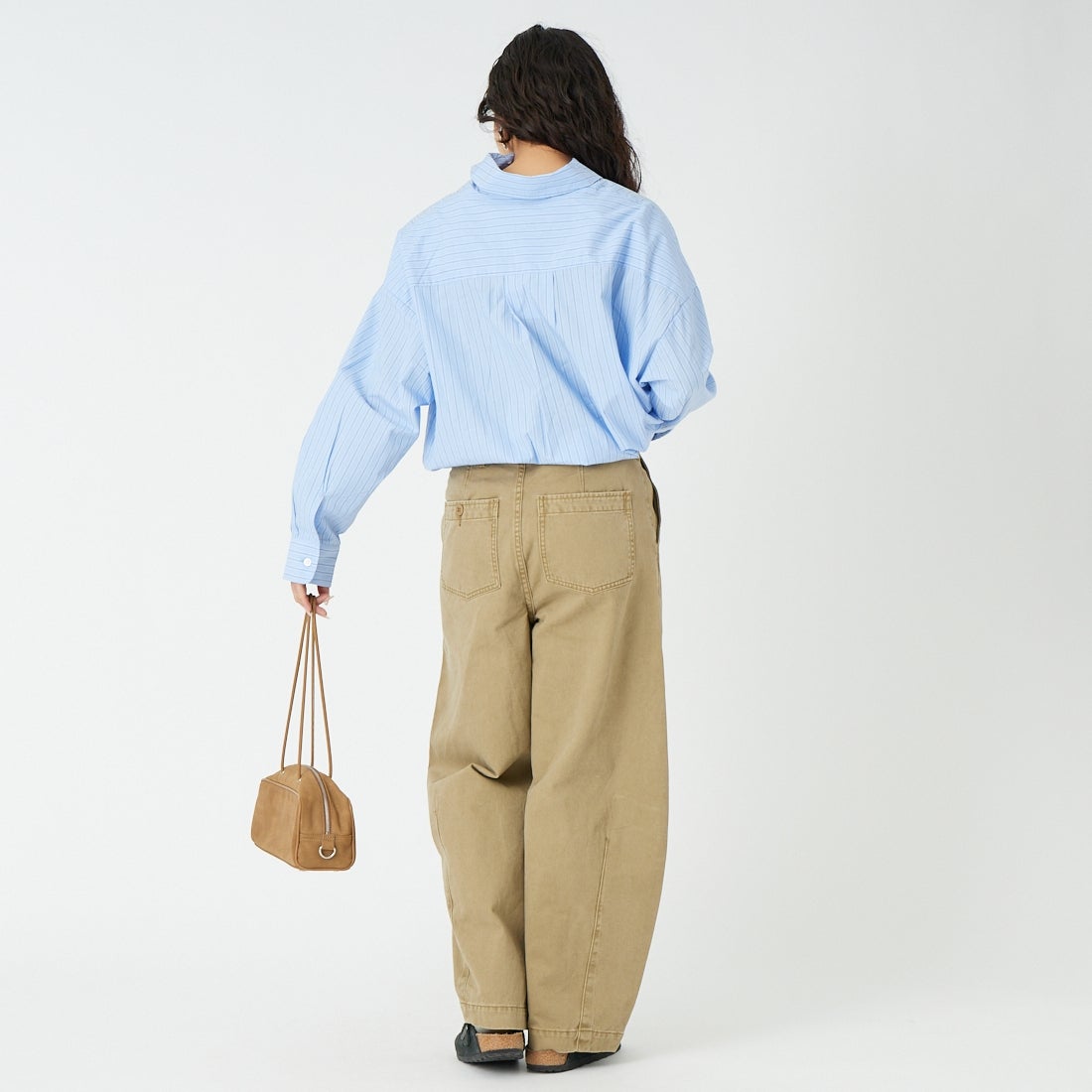 KHA:KI [カーキ] オーバルワイドトラウザー [MIL26HPT3250] BEIGE &&モデル身長：162cm 着用サイズ：1&&