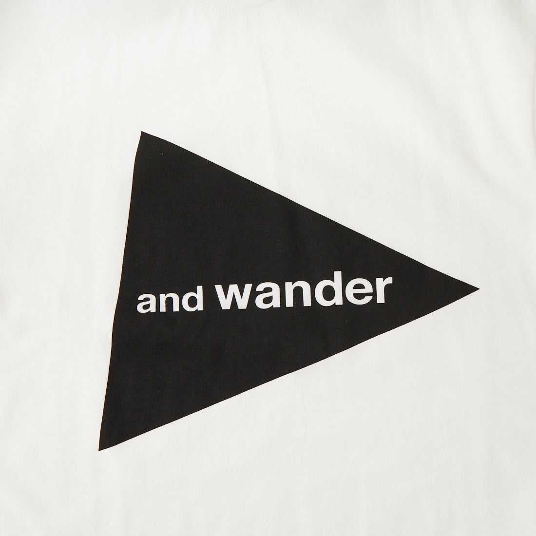 and wander [アンドワンダー] ビッグロゴTシャツ  [5746984076]
