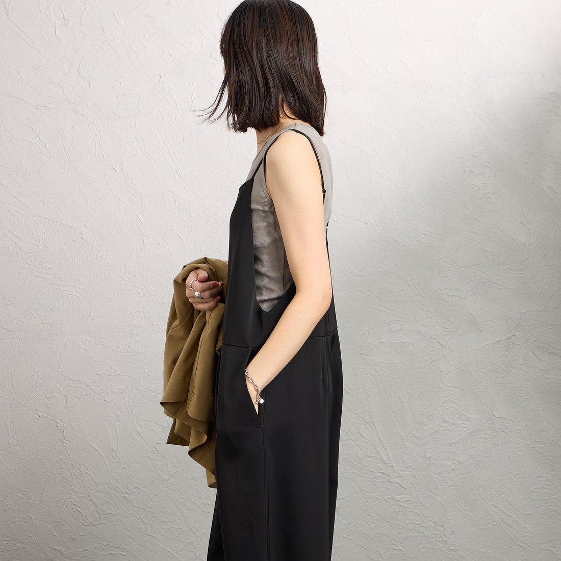 MICA&DEAL [マイカアンドディール] サロペット [0126104015] BLACK &&モデル身長：160cm 着用サイズ：F&&