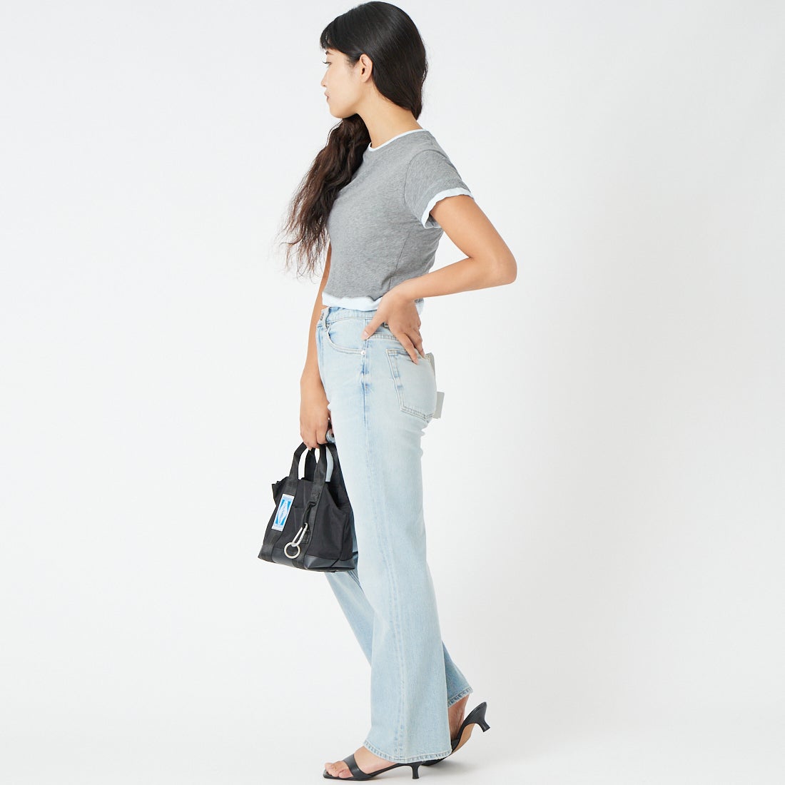 PICCADILLY [ピカデリー] CHLOE セミフレアデニム [PC261-251324] L.BLUE &&モデル身長：162cm 着用サイズ：25&&
