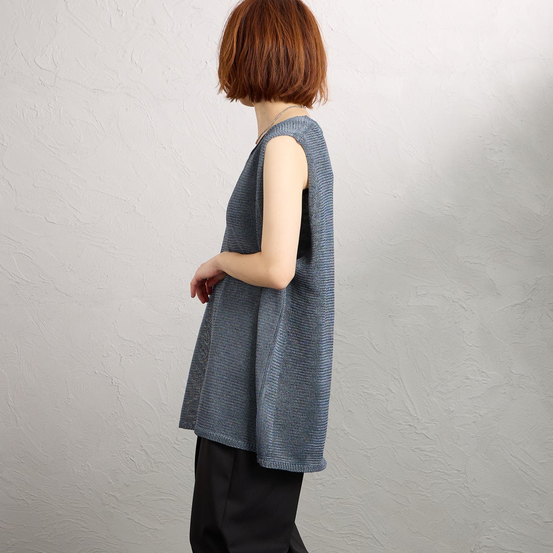 mizuiro ind [ミズイロインド] ワイドVネックベスト [1-220062] 92 D.GRAY &&モデル身長：158cm 着用サイズ：F&&