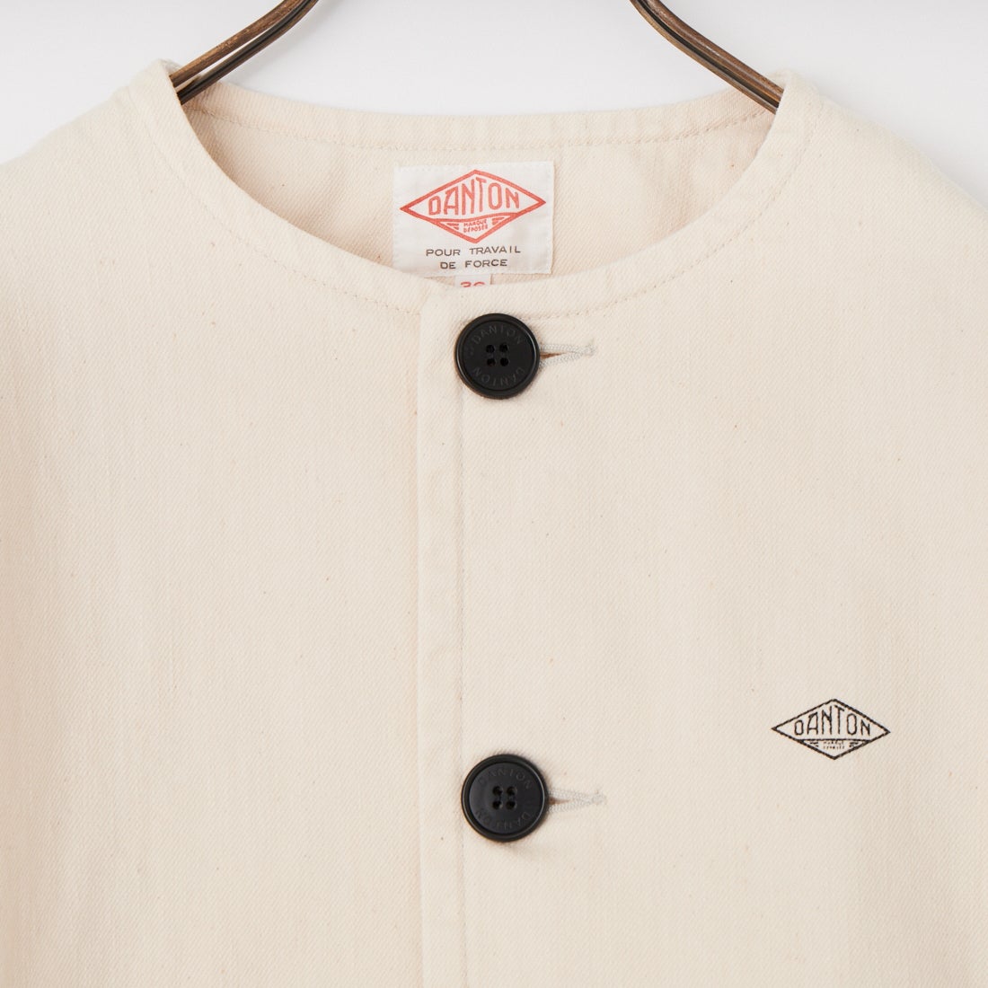 DANTON [ダントン] KATSURAGI ショート丈ノーカラーワークジャケット [DT-A0670MHT] ECRU