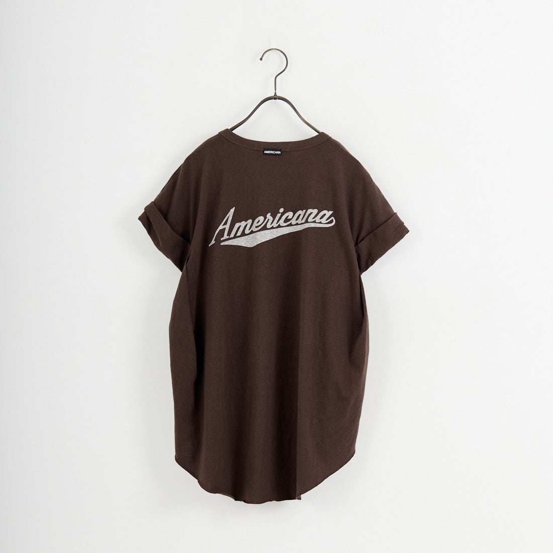 Americana × JEANS FACTORY [アメリカーナ × ジーンズファクトリー] 別注 Americana バックロゴ ラウンドヘムプリントTシャツ [ASO-M-852-1-JF] ﾌﾞﾗｳﾝ