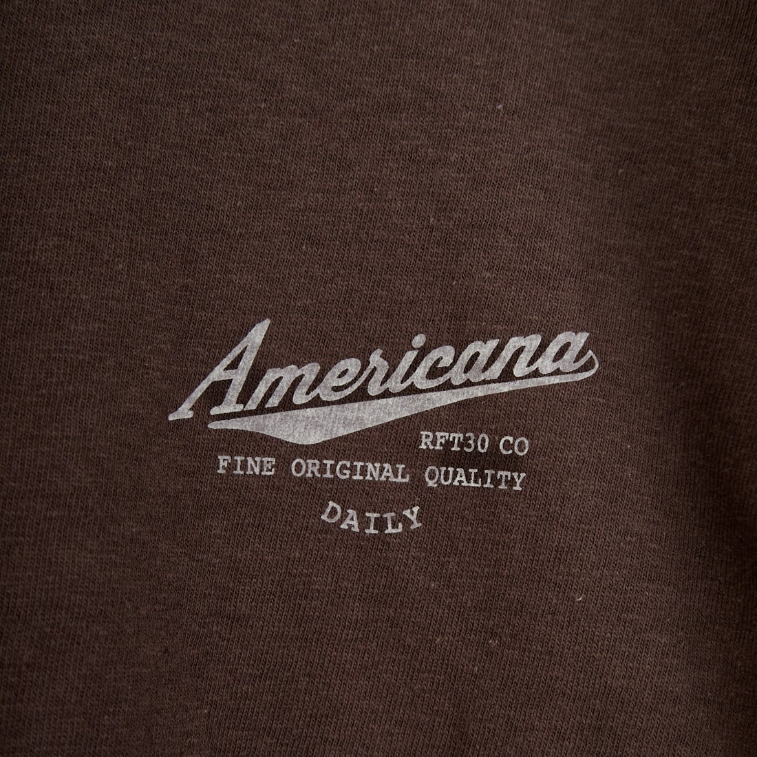 Americana × JEANS FACTORY [アメリカーナ × ジーンズファクトリー] 別注 Americana バックロゴ ラウンドヘムプリントTシャツ [ASO-M-852-1-JF] ﾌﾞﾗｳﾝ