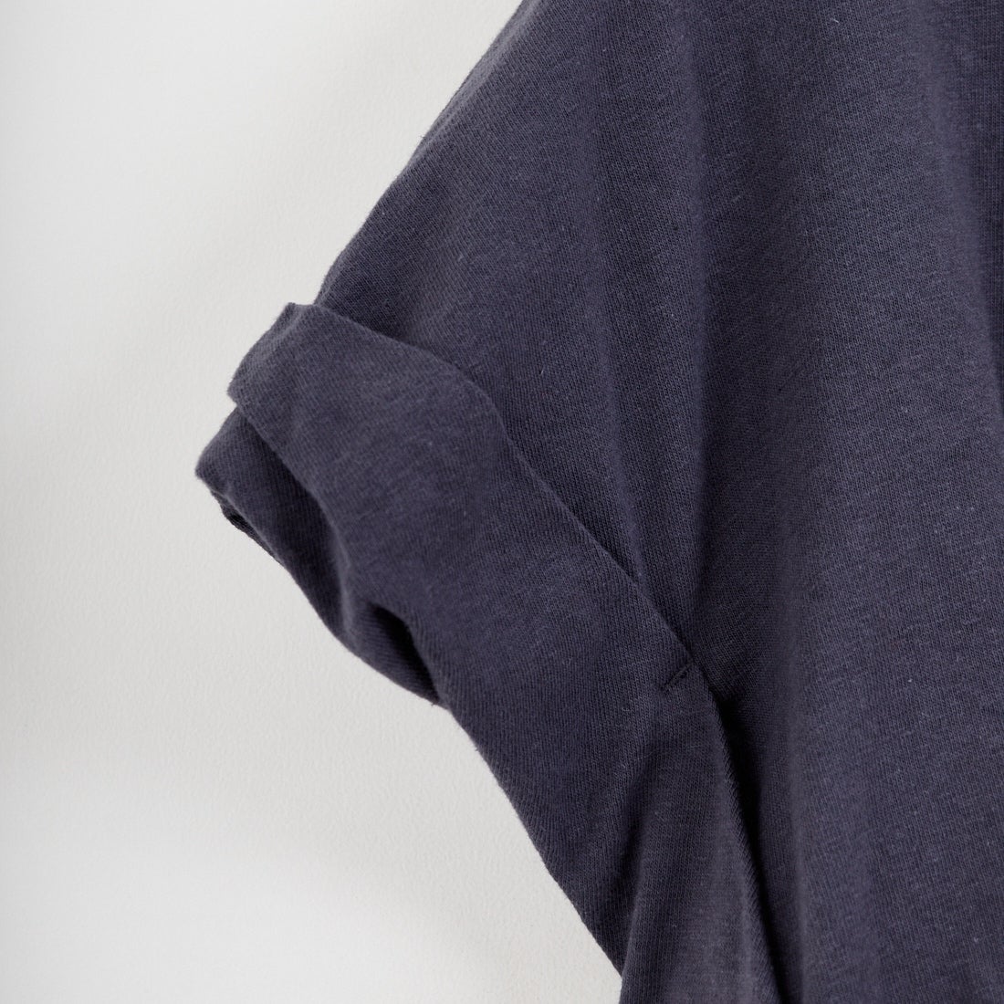 Americana × JEANS FACTORY [アメリカーナ × ジーンズファクトリー] 別注 Americana バックロゴ ラウンドヘムプリントTシャツ [ASO-M-852-1-JF] ｽﾐｸﾛ