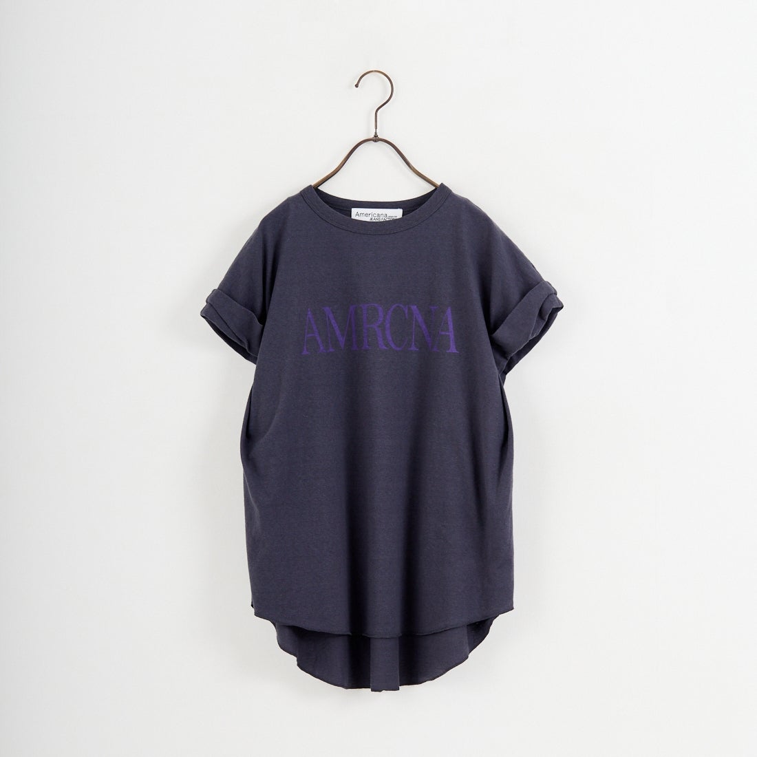 Americana × JEANS FACTORY [アメリカーナ × ジーンズファクトリー] 別注 AMRCNA ラウンドヘム ロゴプリントTシャツ [ASO-M-852-2-JF] ｽﾐｸﾛ