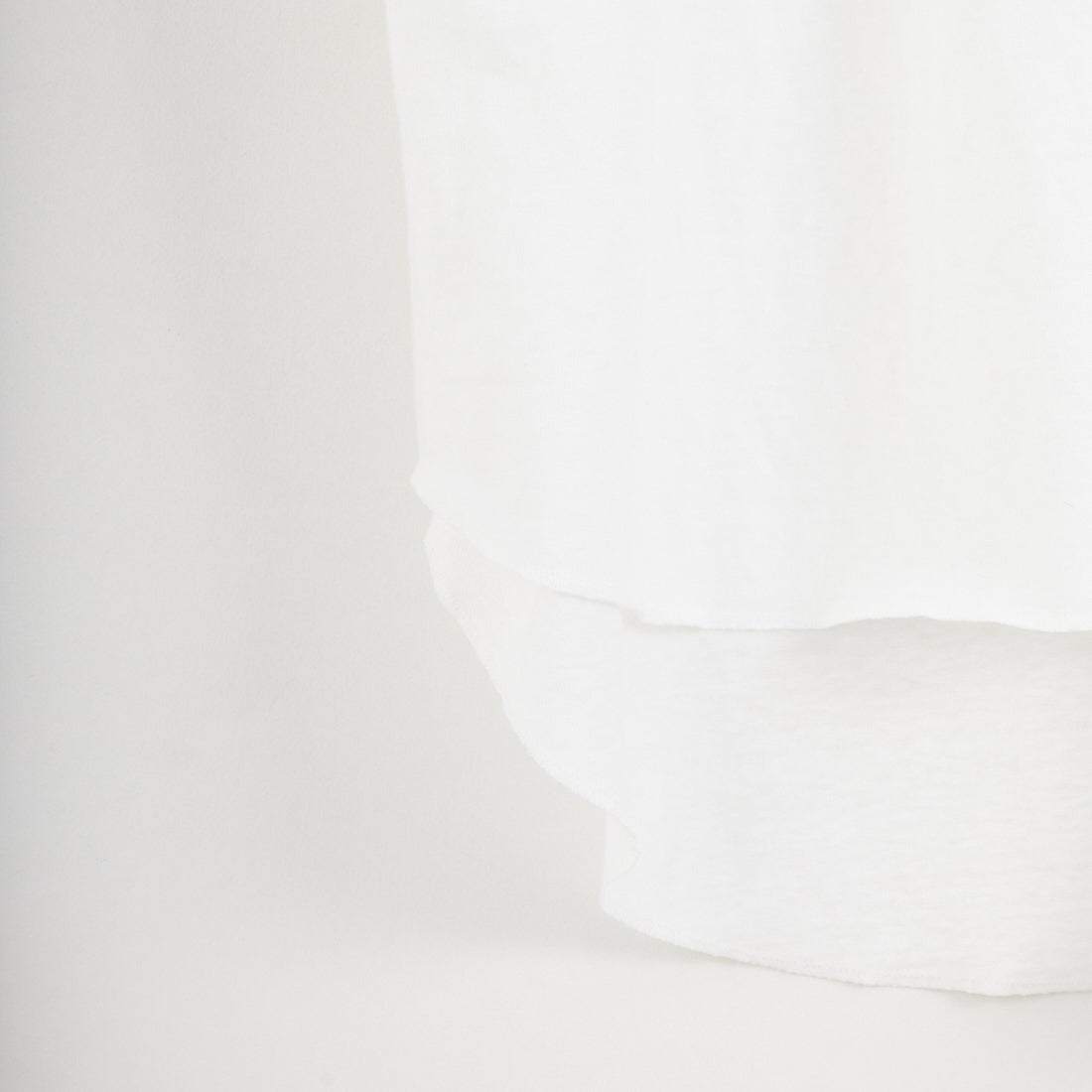 Americana × JEANS FACTORY [アメリカーナ × ジーンズファクトリー] 別注 AMRCNA ラウンドヘム ロゴプリントTシャツ [ASO-M-852-2-JF] ﾎﾜｲﾄ