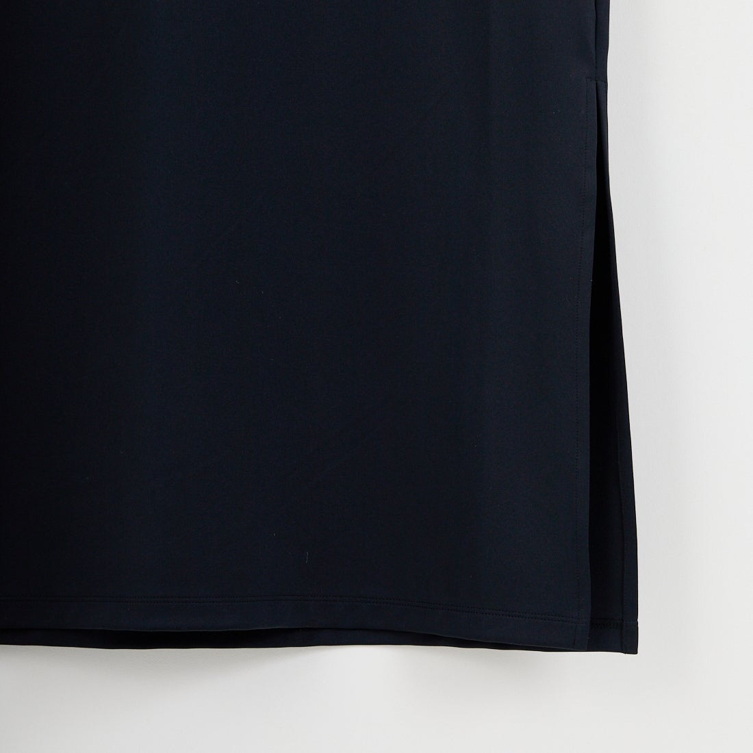 Americana × JEANS FACTORY [アメリカーナ × ジーンズファクトリー] 別注 AMERICANA バックロゴプリント マキシ丈ワンピース [ASO-M-853-JF] ﾌﾞﾗｯｸ