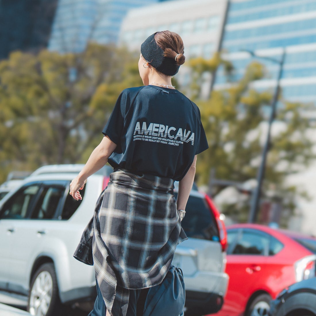 Americana × JEANS FACTORY [アメリカーナ × ジーンズファクトリー] 別注 AMERICANA バックロゴプリント マキシ丈ワンピース [ASO-M-853-JF] ﾌﾞﾗｯｸ&&モデル身長：153cm 着用サイズ：ONE SIZE&&