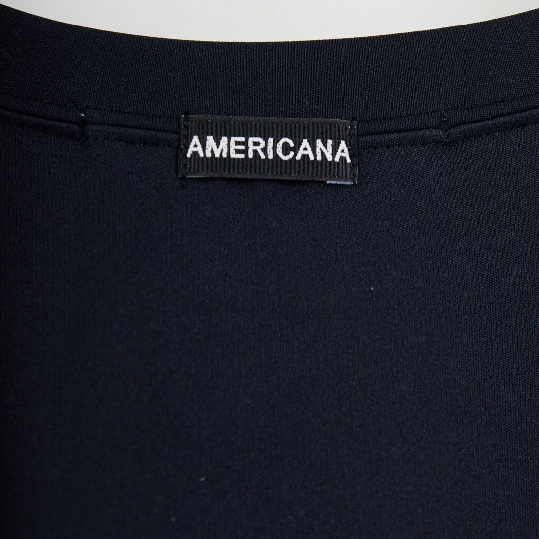 Americana × JEANS FACTORY [アメリカーナ × ジーンズファクトリー] 別注 AMERICANA バックロゴプリント マキシ丈ワンピース [ASO-M-853-JF] ﾌﾞﾗｯｸ
