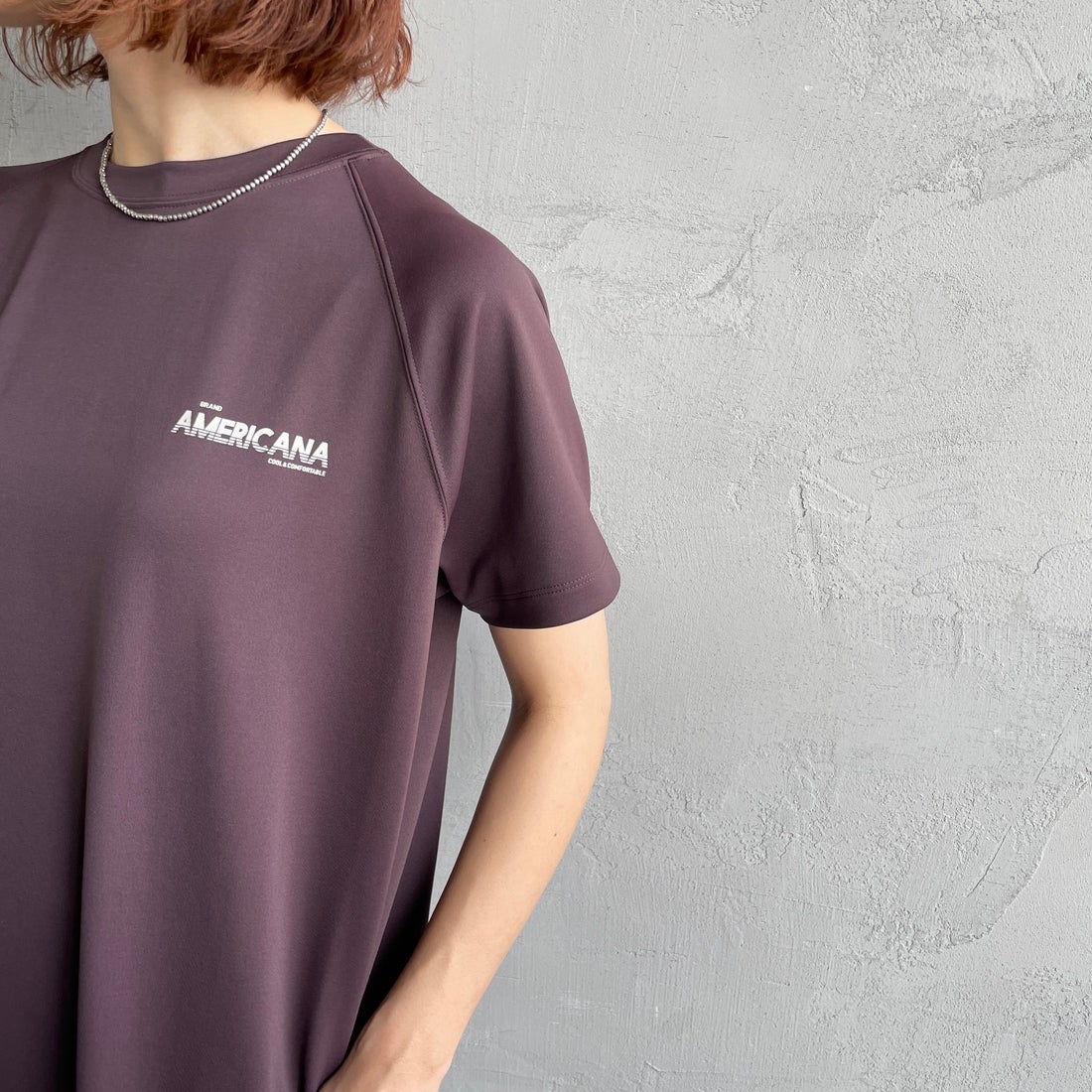 Americana × JEANS FACTORY [アメリカーナ × ジーンズファクトリー] 別注 AMERICANA バックロゴプリント マキシ丈ワンピース [ASO-M-853-JF] ﾌﾞﾗｳﾝ&&モデル身長：158cm 着用サイズ：ONE SIZE&&