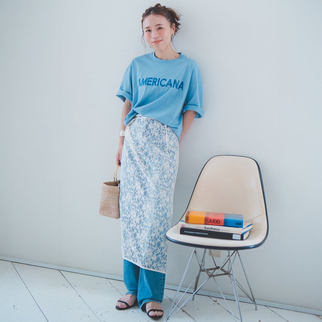 Americana × JEANS FACTORY [アメリカーナ × ジーンズファクトリー] 別注 AMERICANA ショート丈プリントTシャツ [ASO-M-851-2-JF] ﾌﾞﾙｰ &&モデル身長：153cm 着用サイズ：ONE SIZE&&
