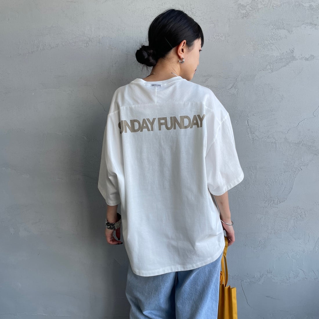 Americana × JEANS FACTORY [アメリカーナ × ジーンズファクトリー] 別注 AMERICANA ショート丈プリントTシャツ [ASO-M-851-2-JF] ﾎﾜｲﾄ &&モデル身長：150cm 着用サイズ：ONE SIZE&&