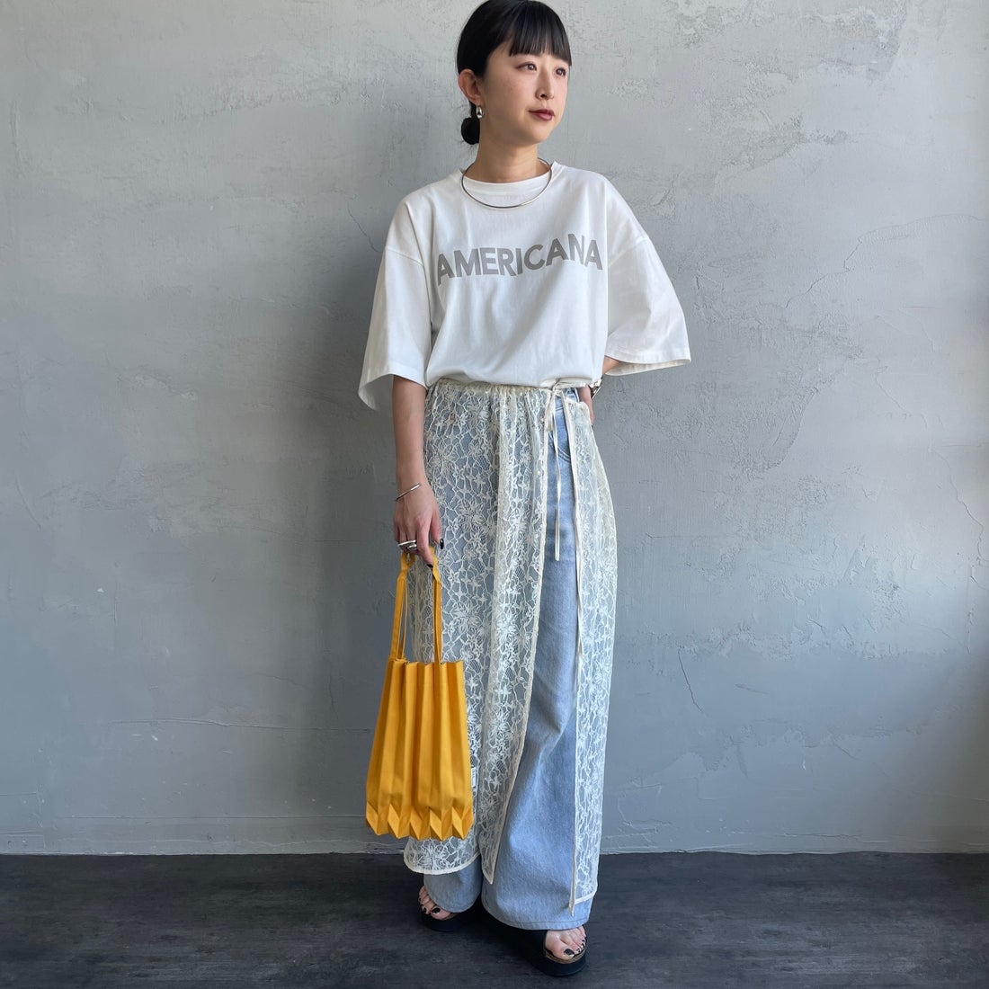 Americana × JEANS FACTORY [アメリカーナ × ジーンズファクトリー] 別注 AMERICANA ショート丈プリントTシャツ [ASO-M-851-2-JF] ﾎﾜｲﾄ &&モデル身長：150cm 着用サイズ：ONE SIZE&&