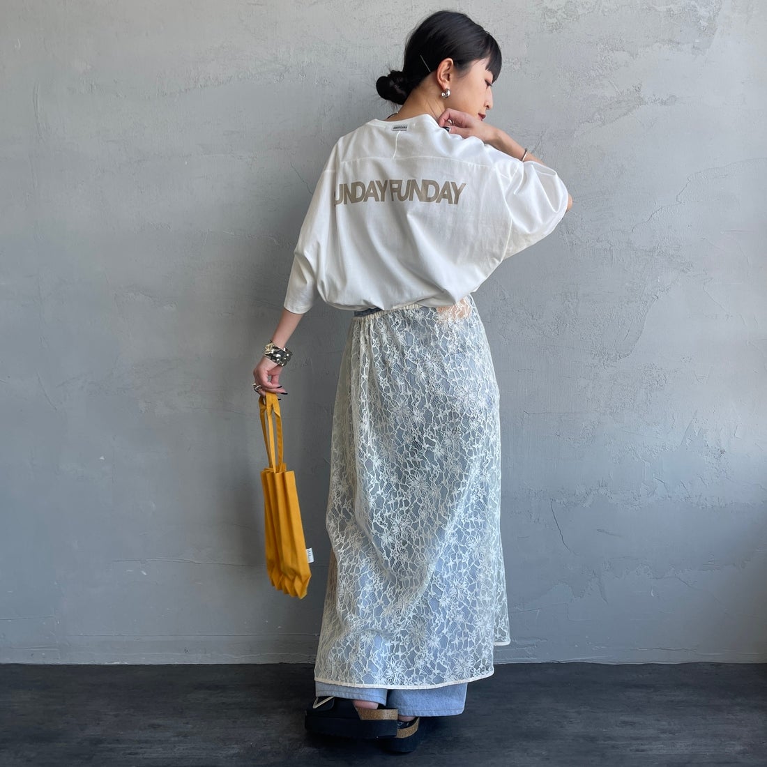 Americana × JEANS FACTORY [アメリカーナ × ジーンズファクトリー] 別注 AMERICANA ショート丈プリントTシャツ [ASO-M-851-2-JF] ﾎﾜｲﾄ &&モデル身長：150cm 着用サイズ：ONE SIZE&&