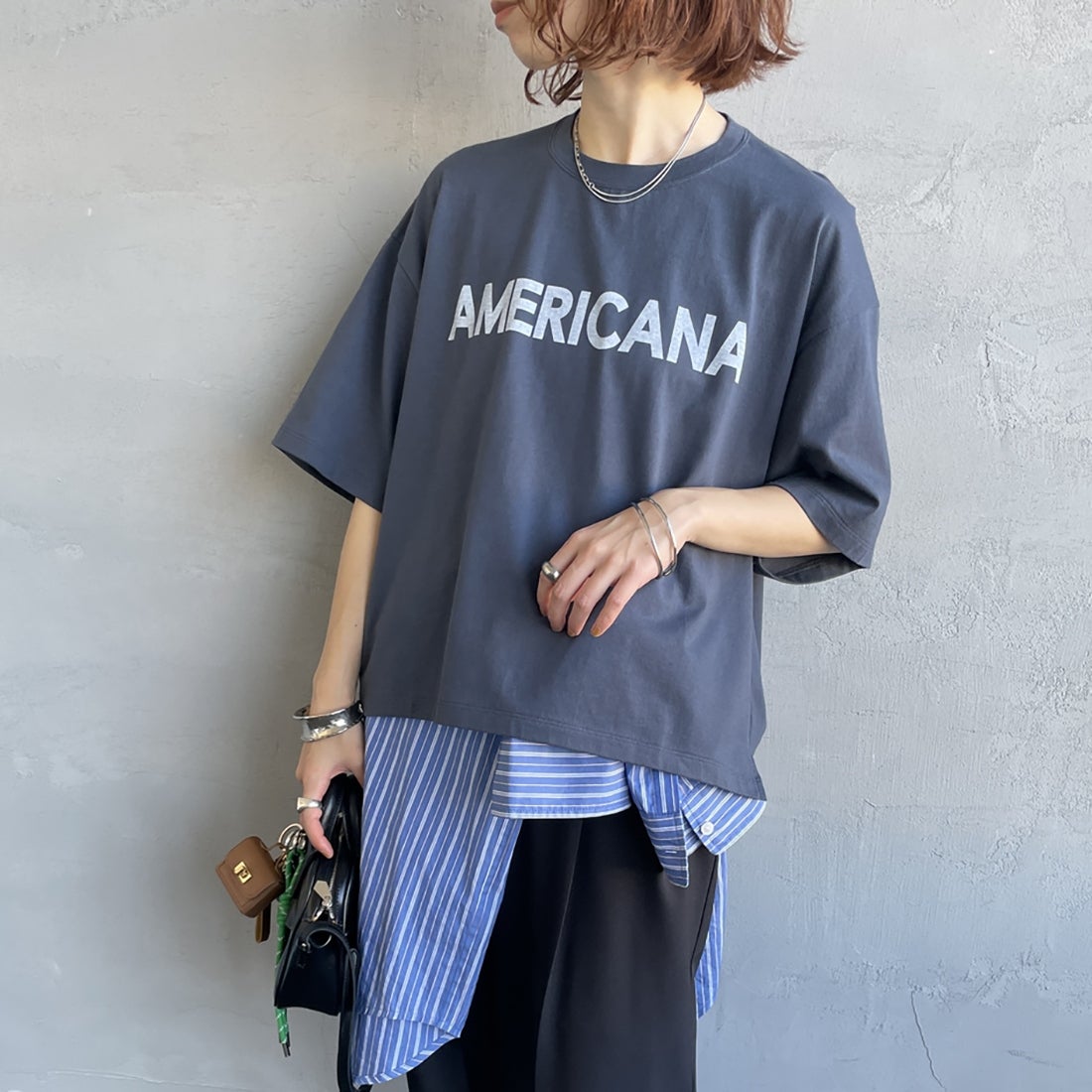 Americana × JEANS FACTORY [アメリカーナ × ジーンズファクトリー] 別注 AMERICANA ショート丈プリントTシャツ [ASO-M-851-2-JF] ｽﾐｸﾛ &&モデル身長：158cm 着用サイズ：ONE SIZE&&