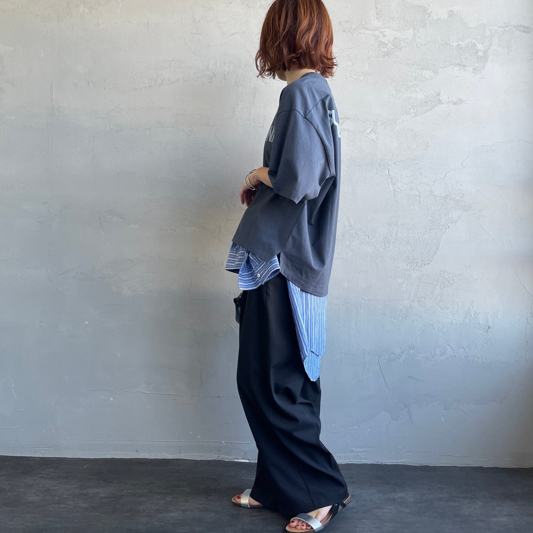 Americana × JEANS FACTORY [アメリカーナ × ジーンズファクトリー] 別注 AMERICANA ショート丈プリントTシャツ [ASO-M-851-2-JF] ｽﾐｸﾛ &&モデル身長：158cm 着用サイズ：ONE SIZE&&