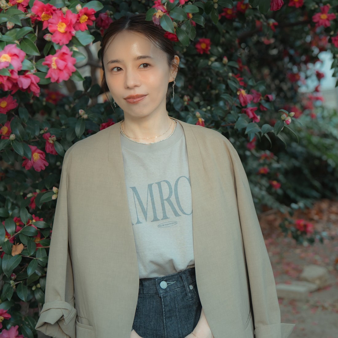 USINE [ユジーヌ] 機能素材ノーカラージャケット [21267055] 033 ﾍﾞｰｼﾞｭ &&モデル身長：153cm 着用サイズ：F&&