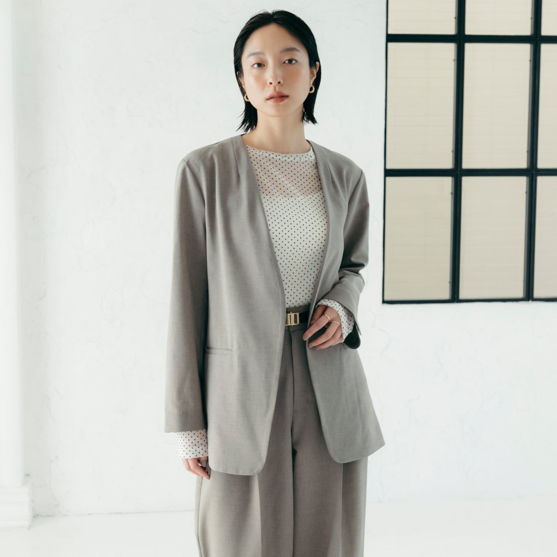 USINE [ユジーヌ] 機能素材ノーカラージャケット [21267055] 035 ﾓｶ &&モデル身長：165cm 着用サイズ：F&&