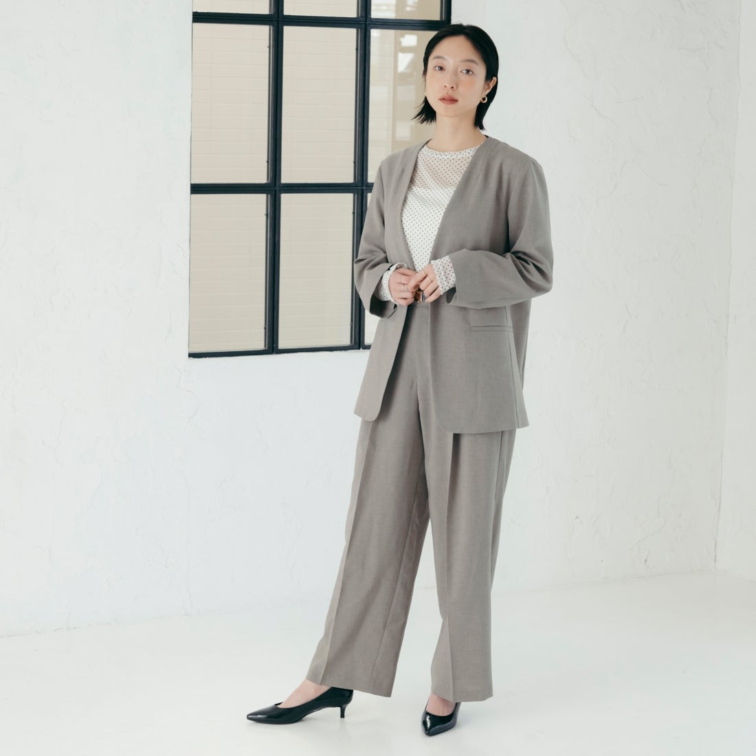 USINE [ユジーヌ] 機能素材ノーカラージャケット [21267055] 035 ﾓｶ &&モデル身長：165cm 着用サイズ：F&&