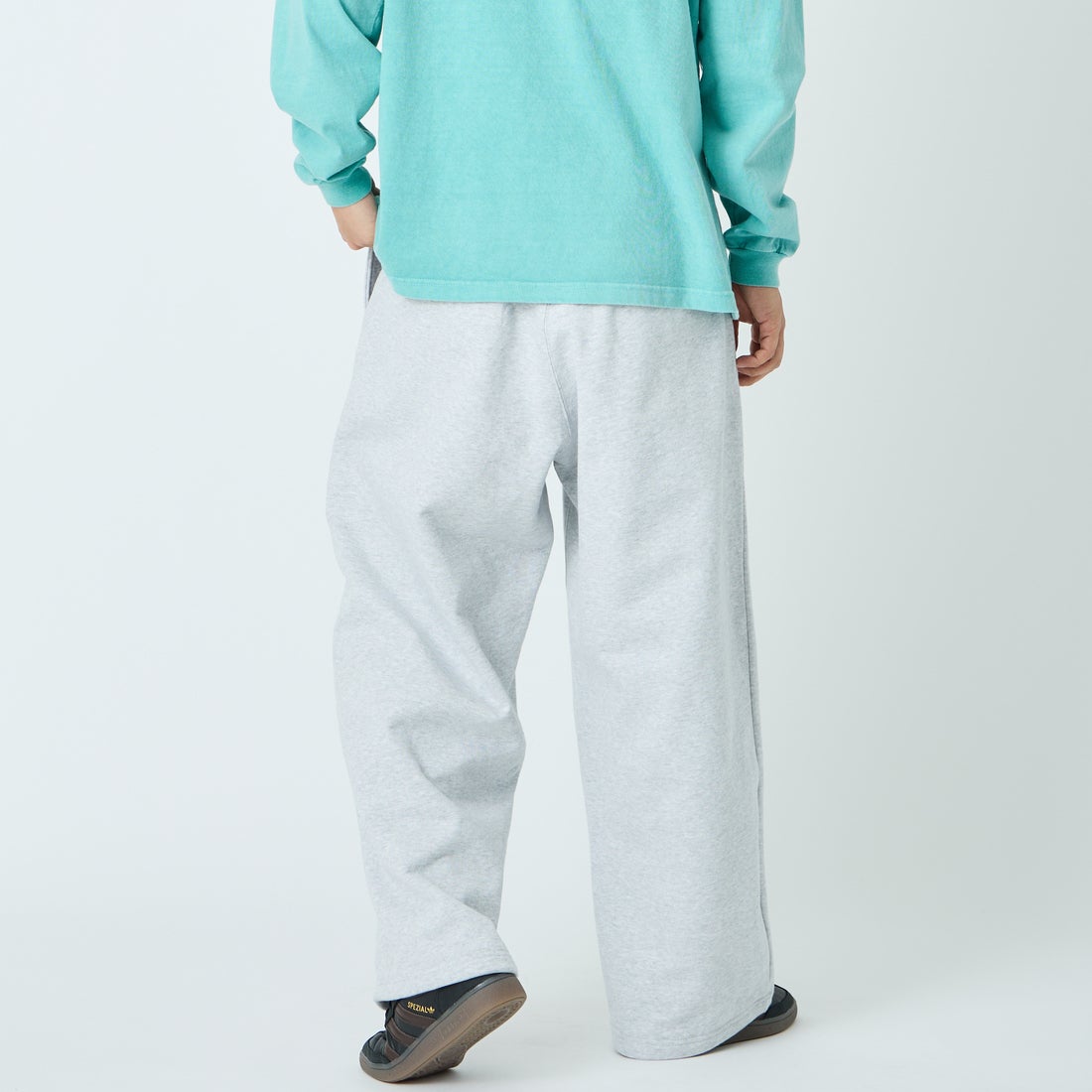 GRAMiCCi [グラミチ] 別注 ワイドスウェットパンツ [GUP6-S2017-JF] ASH &&モデル身長：179cm 着用サイズ：M&&