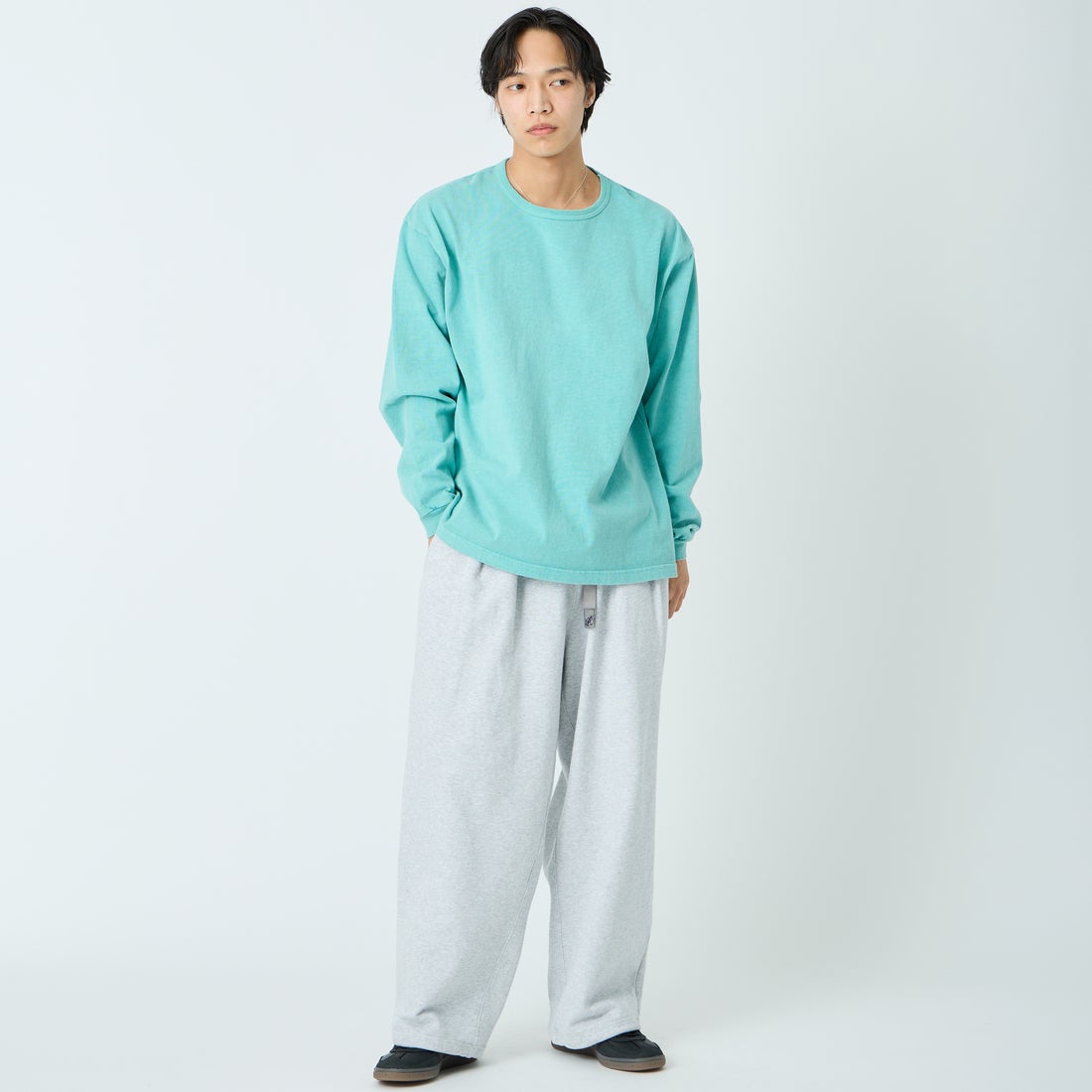 GRAMiCCi [グラミチ] 別注 ワイドスウェットパンツ [GUP6-S2017-JF] ASH &&モデル身長：179cm 着用サイズ：M&&