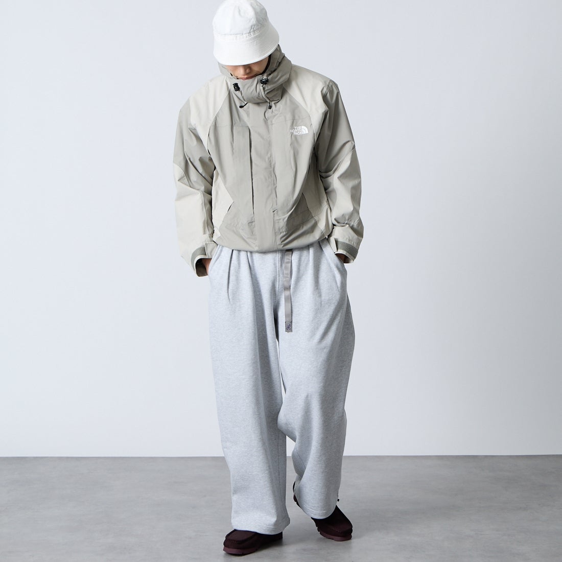 Gramicci [グラミチ] 別注 ワイドスウェットパンツ [GUP6-S2017-JF] ASH &&モデル身長：179cm 着用サイズ：M&&